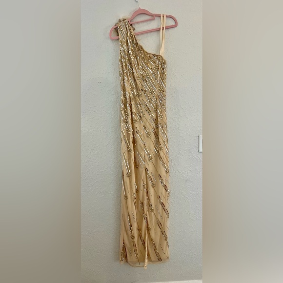 Mac Duggal One-Shoulder Champagne and Gold Sequin Gown - Picture 6 of 6